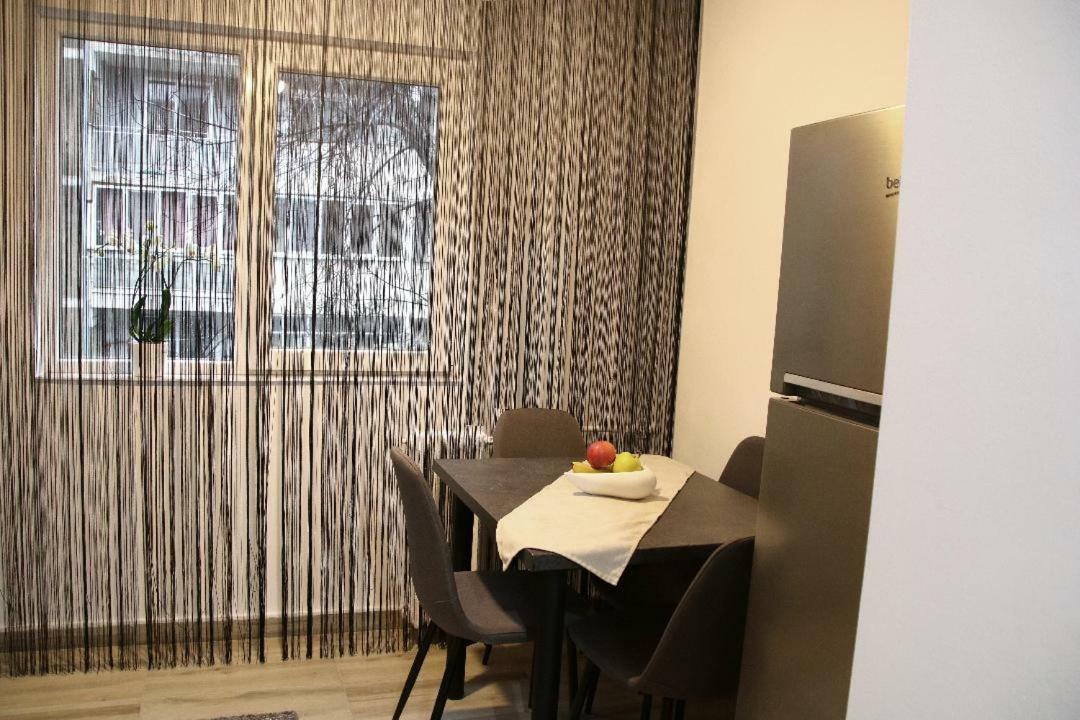 Tania Apartament Oradea Ngoại thất bức ảnh