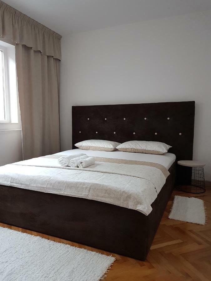 Tania Apartament Oradea Ngoại thất bức ảnh