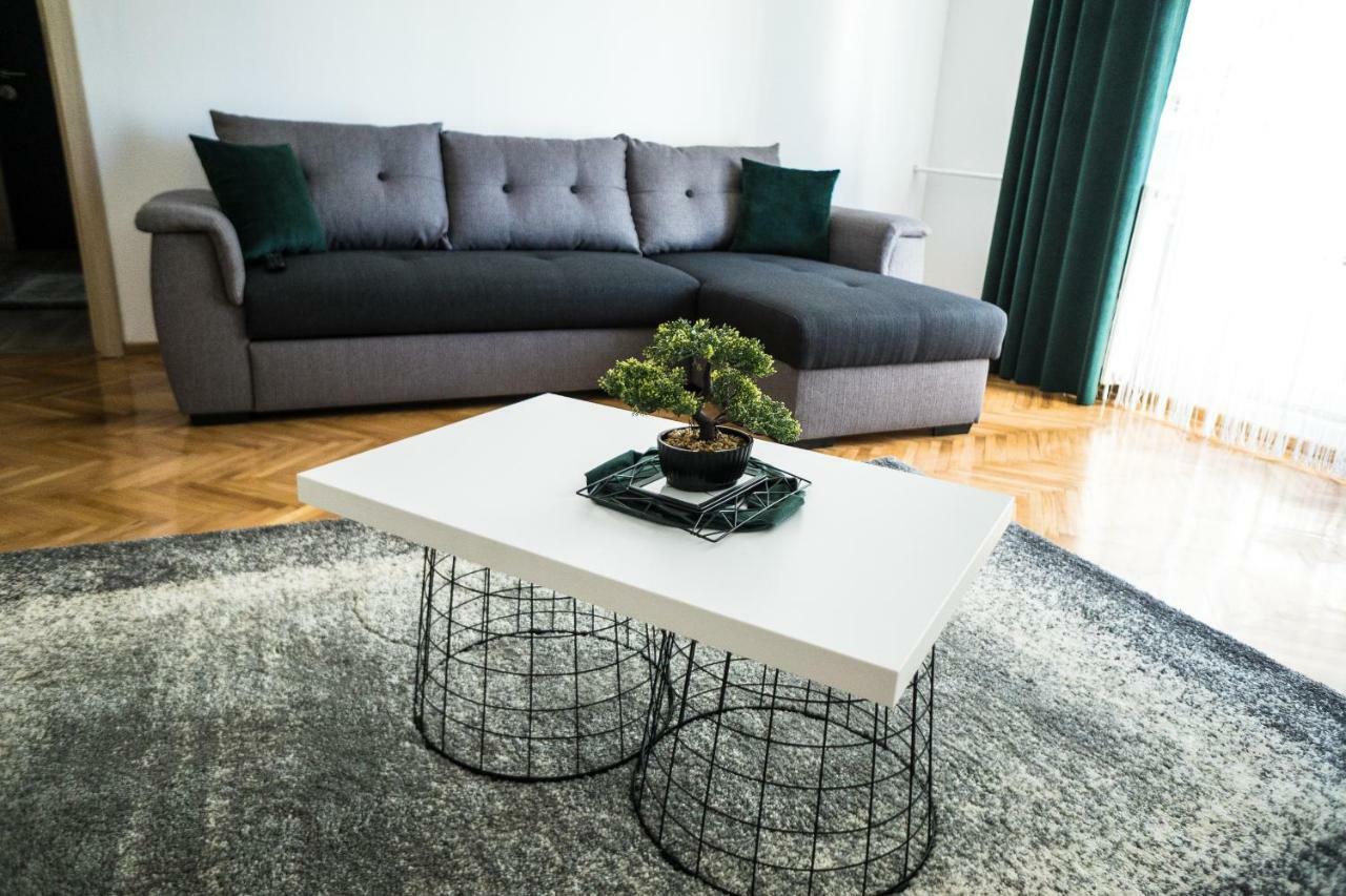 Tania Apartament Oradea Ngoại thất bức ảnh