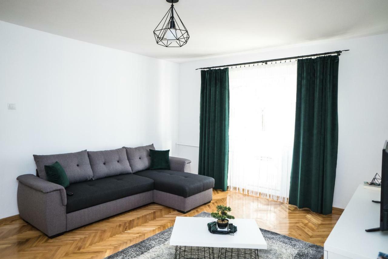 Tania Apartament Oradea Ngoại thất bức ảnh