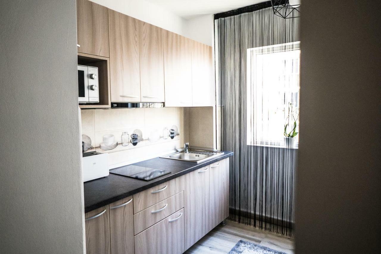 Tania Apartament Oradea Ngoại thất bức ảnh