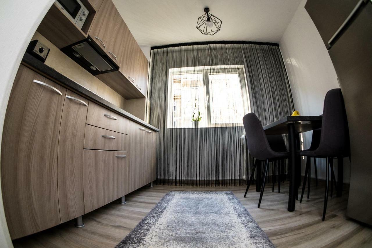 Tania Apartament Oradea Ngoại thất bức ảnh